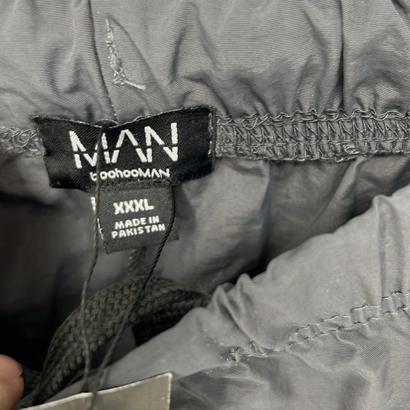 Boohoo man NWT nylon blend shorts 3XL - Picture 4 of 8